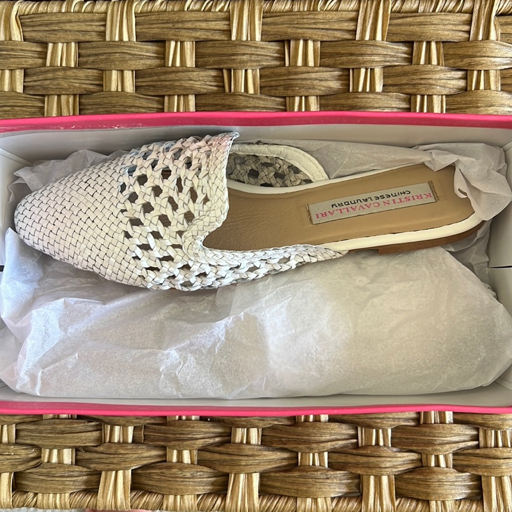 Kristin Cavallari Chinese Laundry White basket we’ve leather mule